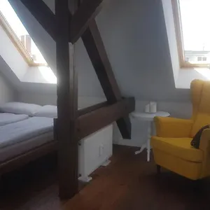 Helle Dachgeschosswohnung Für 8 Personen In Zentraler Lage Apartment Berlin